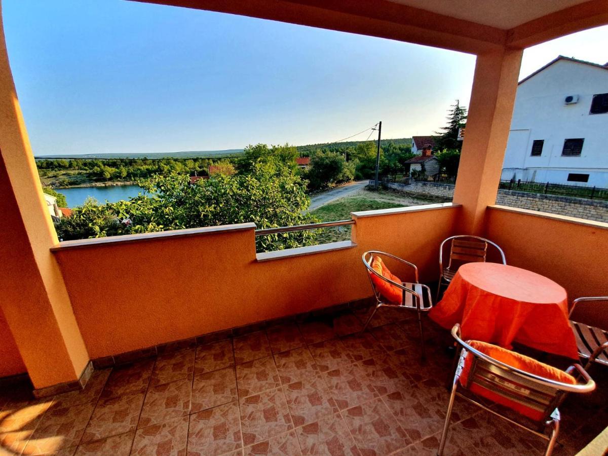 Apartmani Desnica Krusevo  ภายนอก รูปภาพ